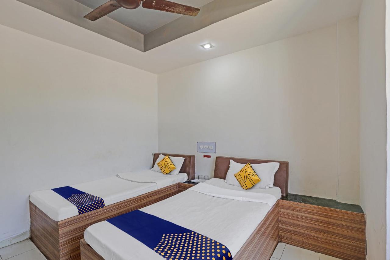 Oyo Flagship 80463 Hotel Mini Palace Βαντοντάρα Εξωτερικό φωτογραφία