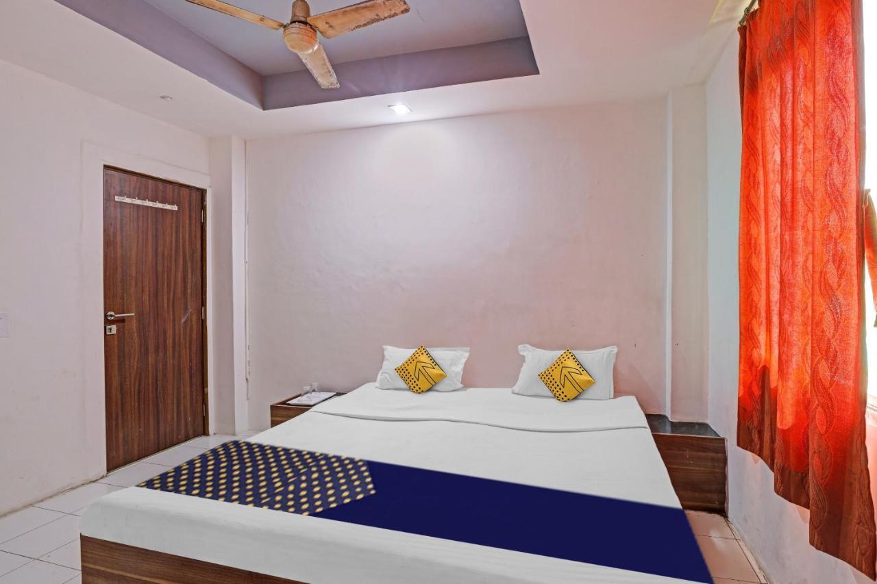 Oyo Flagship 80463 Hotel Mini Palace Βαντοντάρα Εξωτερικό φωτογραφία