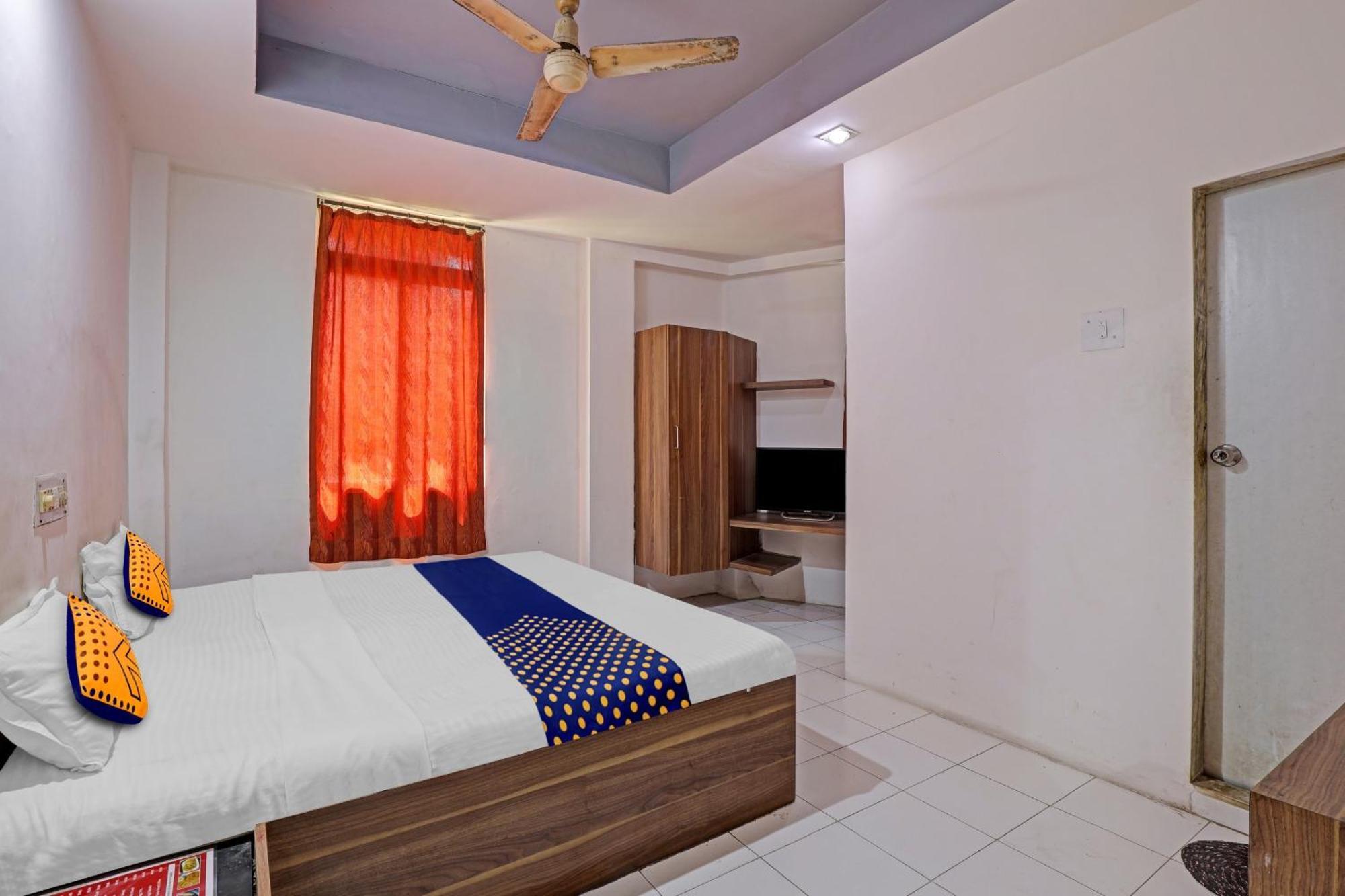 Oyo Flagship 80463 Hotel Mini Palace Βαντοντάρα Εξωτερικό φωτογραφία