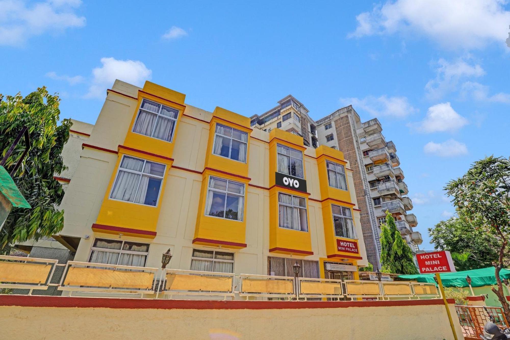 Oyo Flagship 80463 Hotel Mini Palace Βαντοντάρα Εξωτερικό φωτογραφία